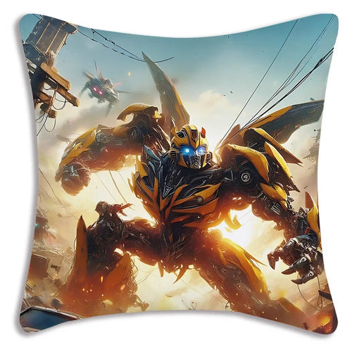 Coussin décoratif avec Bumblebee robot jaune en action sur fond urbain explosif – Transformers.