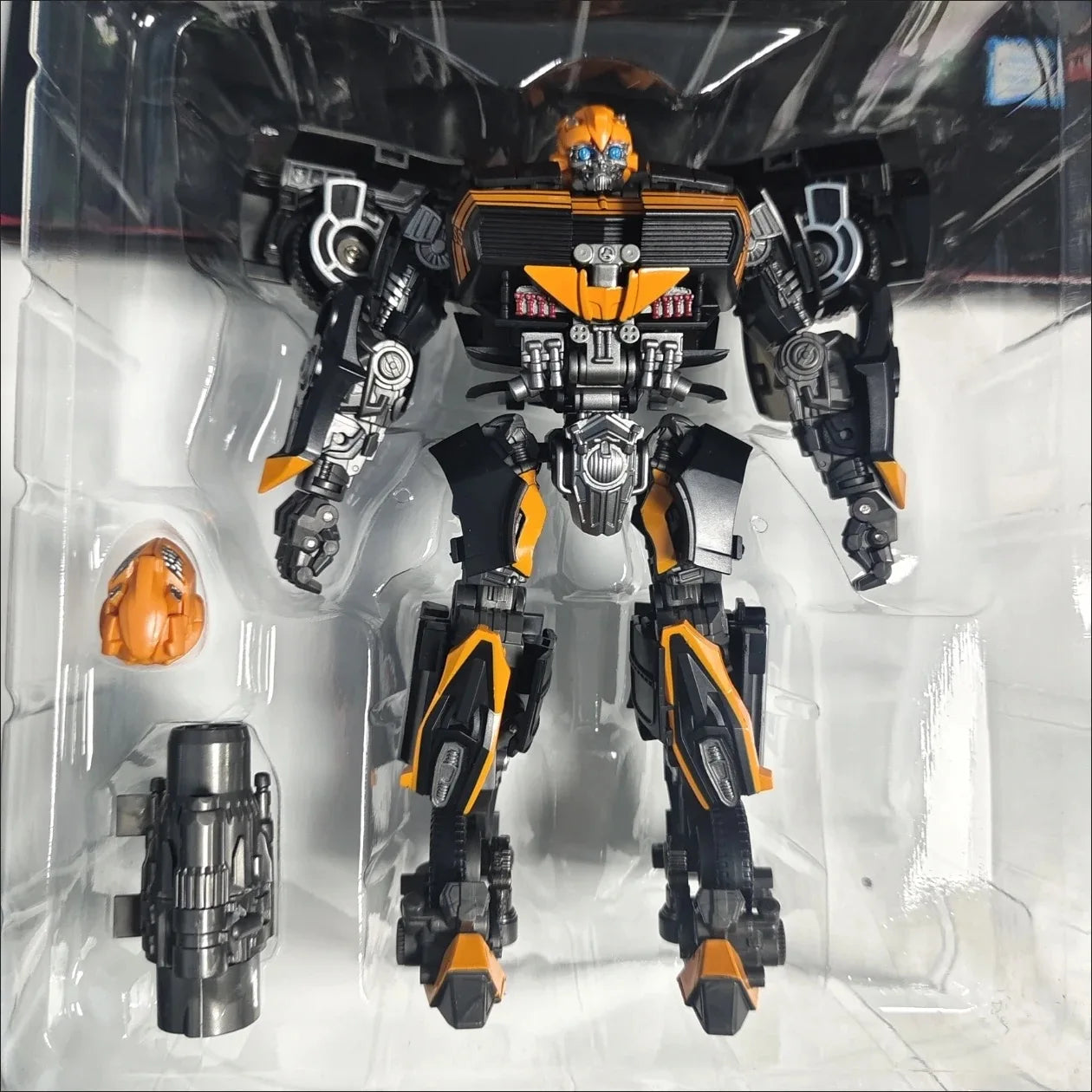 Figura Transformers Bumblebee Black Bee TW1038 — Edición Guerrero Negro y Naranja