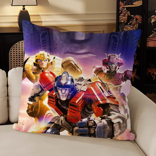 Coussin déco avec robots Transformers stylisés en poses dynamiques, couleurs vives – Transformers.