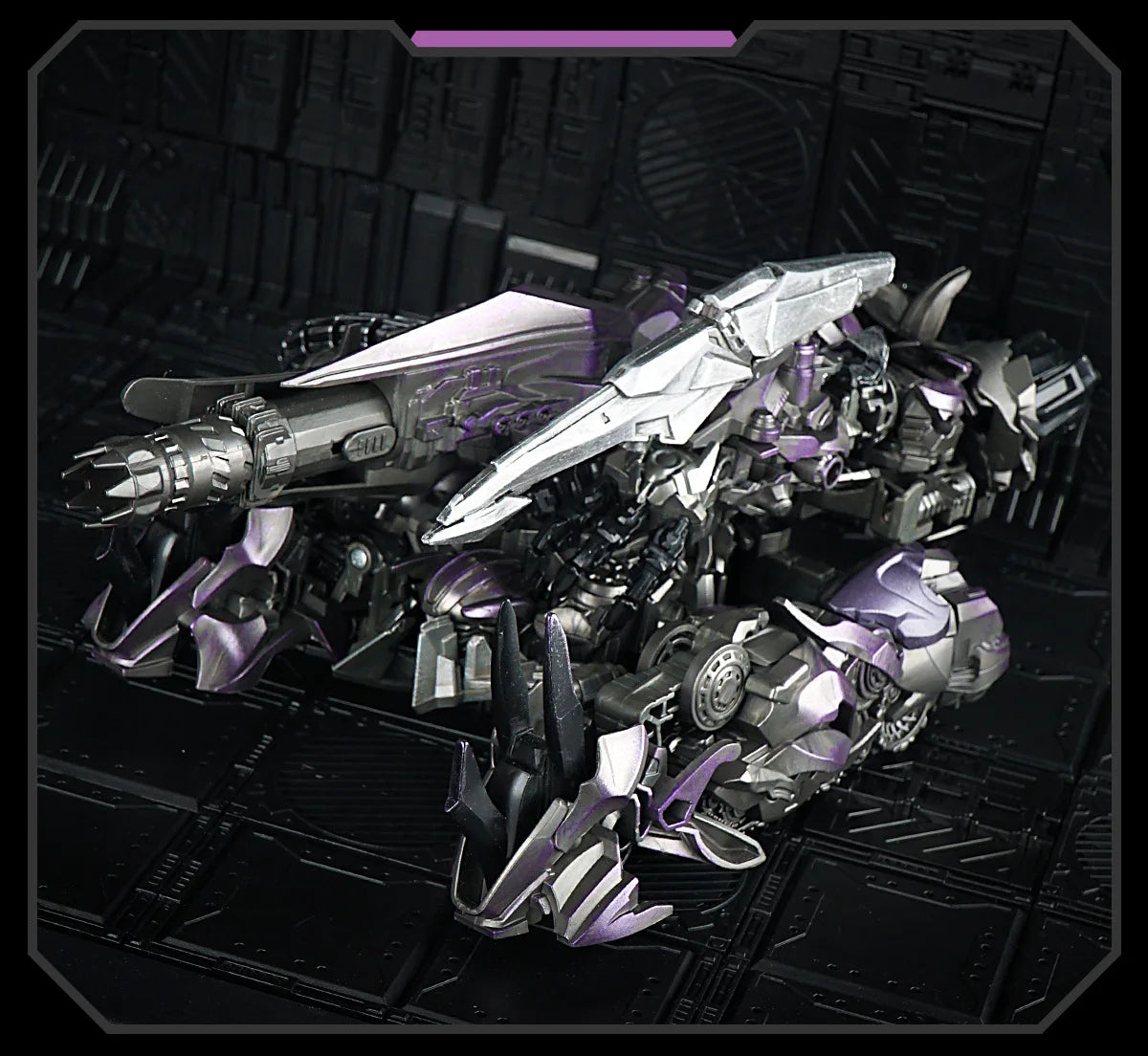 Figura Transformers Shockwave Shockblast — Estilo Robot de Cine Ojo LED Rojo