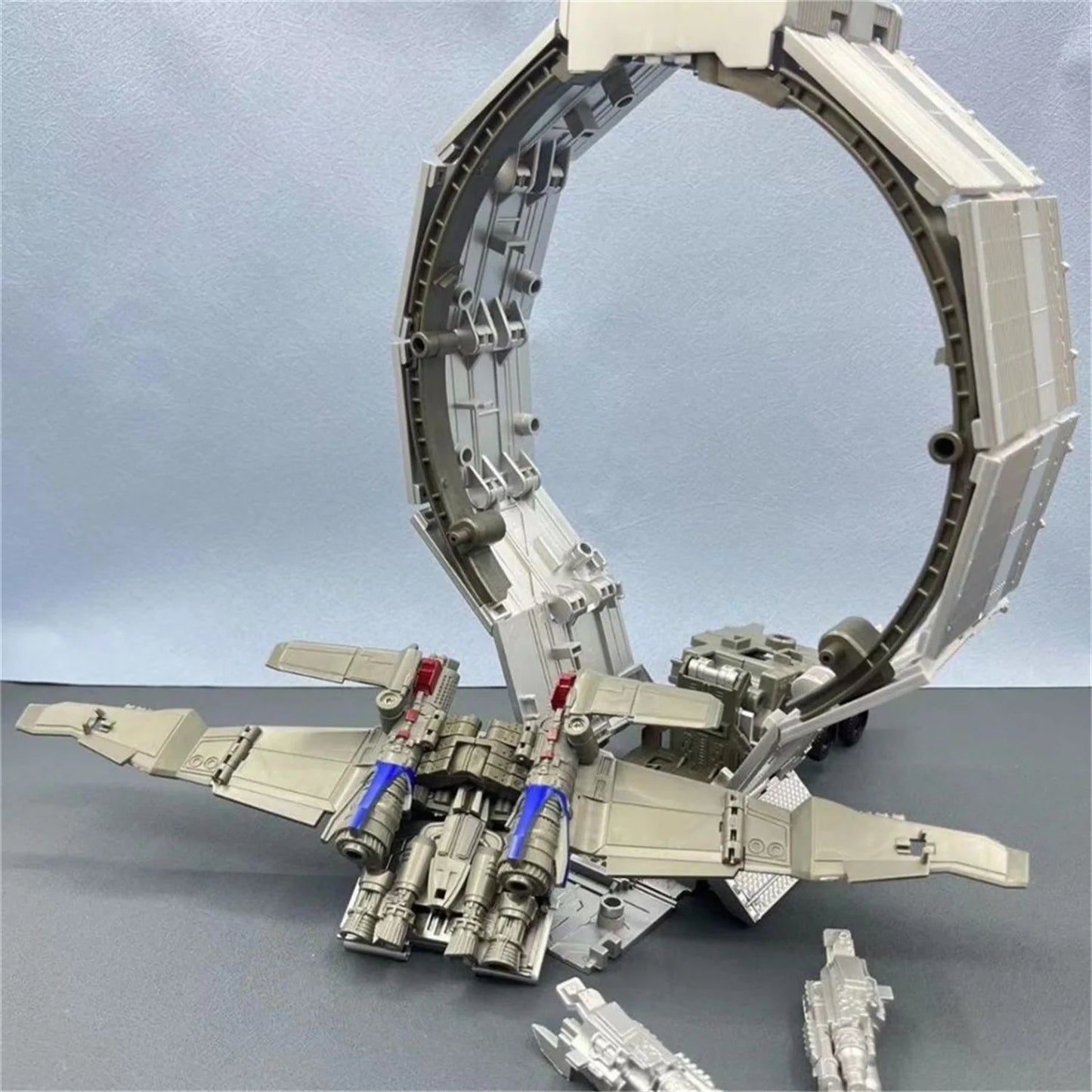 Accesorio Transformers Remolque CY01 — Estructura Plateada Compatible TW1022