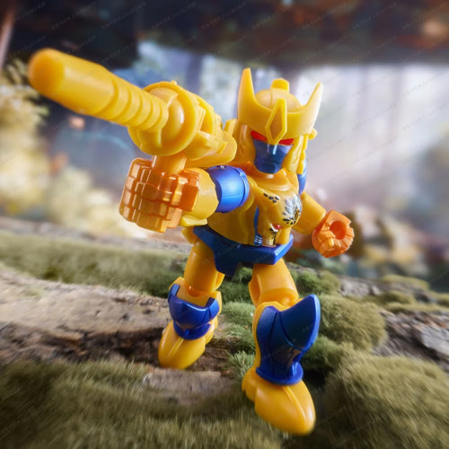 Figura Transformers Cheetor Blokees — Felino Dorado Postura de Ataque Campo Dorado