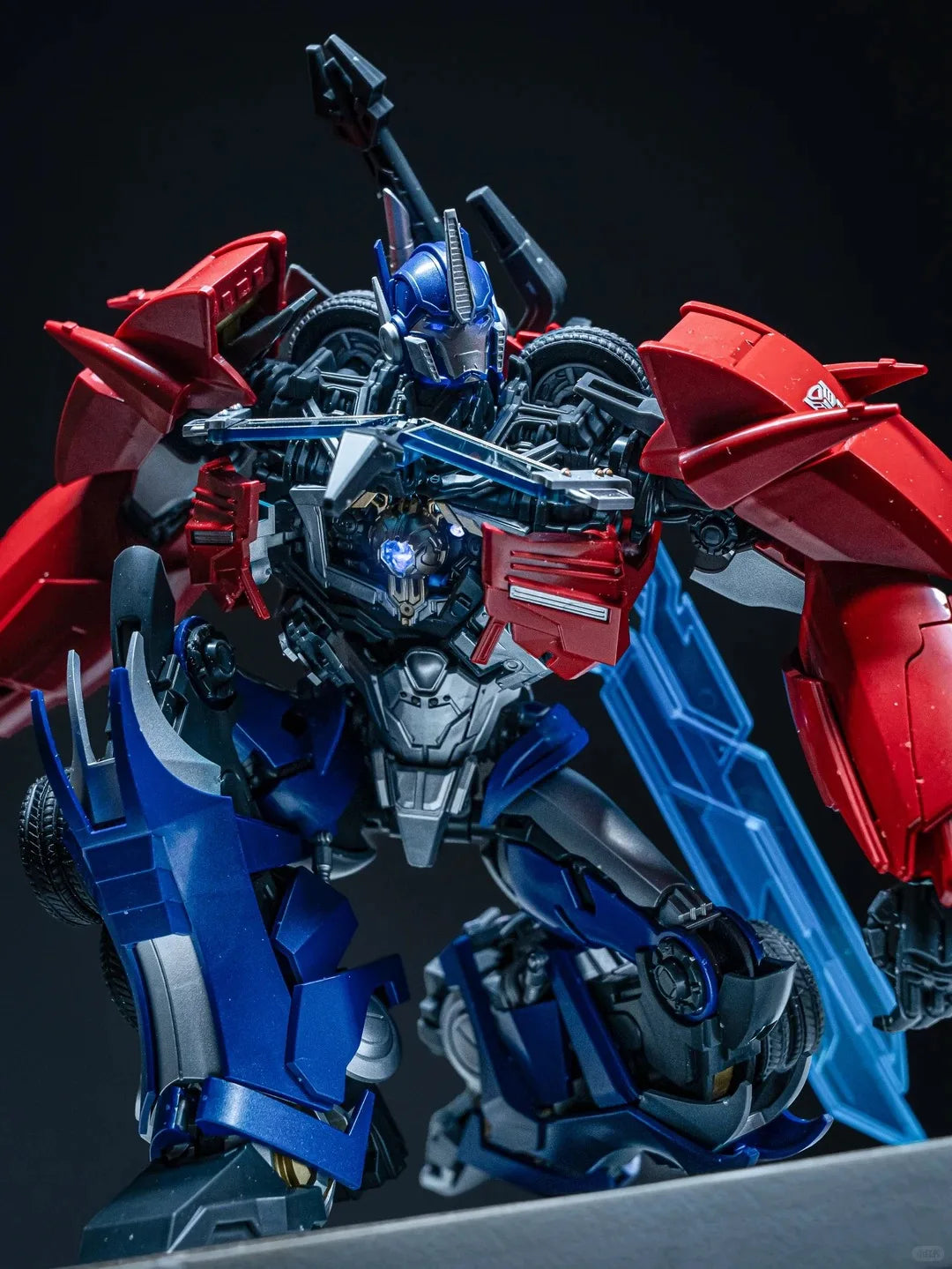 Figura Transformers Optimus Prime TFP Blokees — Modelo de ensamblaje Prime Azul