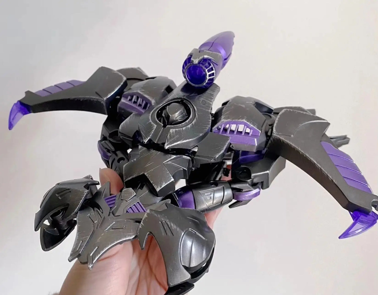 Figura Transformers Megatron Dark Master APC — Versión Prime Dañada en Batalla