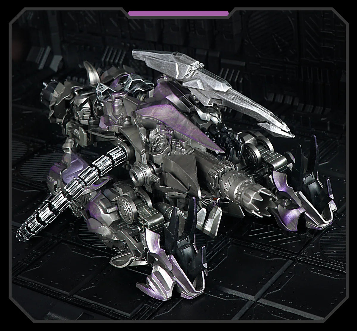 Figura Transformers Shockwave Shockblast — Estilo Robot de Cine Ojo LED Rojo