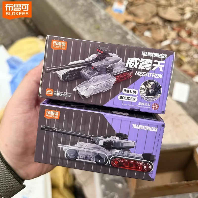 Figura Transformers Megatron - Modelo Articulado Blokees Tanque de Asalto Móvil