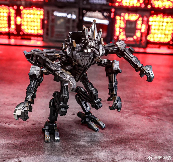 Figura Transformers Scourge Pátina Dorada — Busto Detallado Versión Oxidada